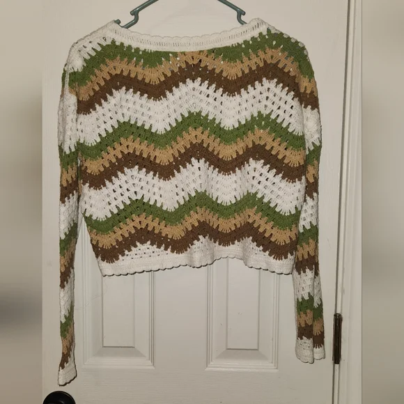 Truth by Republic Green Brown White Chevron Cropped Crochet Sweater - Picture 5 of 10